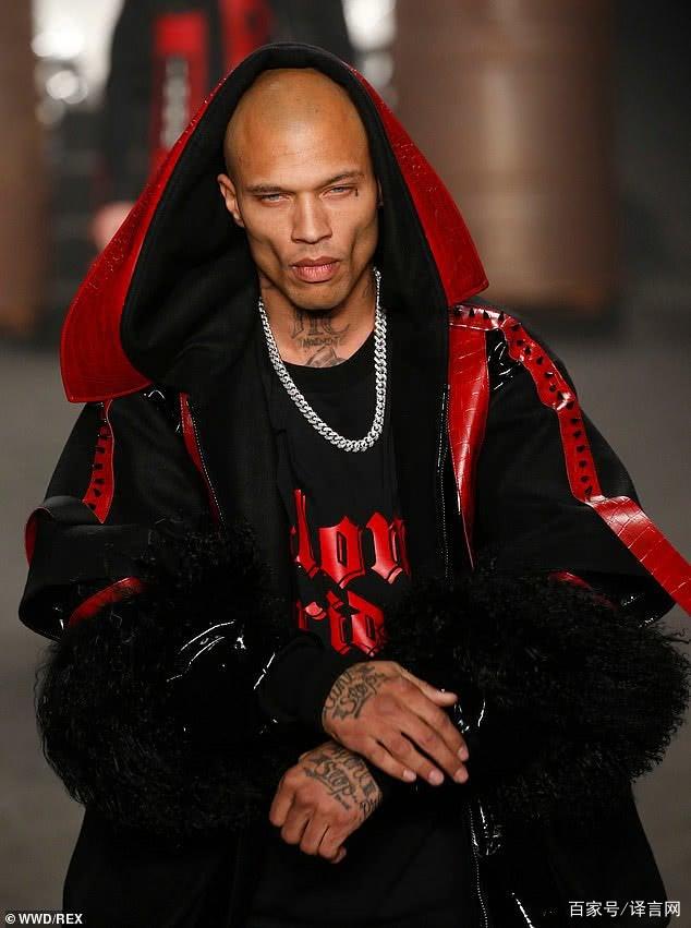 开云体育 真人-波尔图训练开放日，今晨复出首秀引欢呼，社区盾在即，团队化学反应显著(军事训练个人总结)