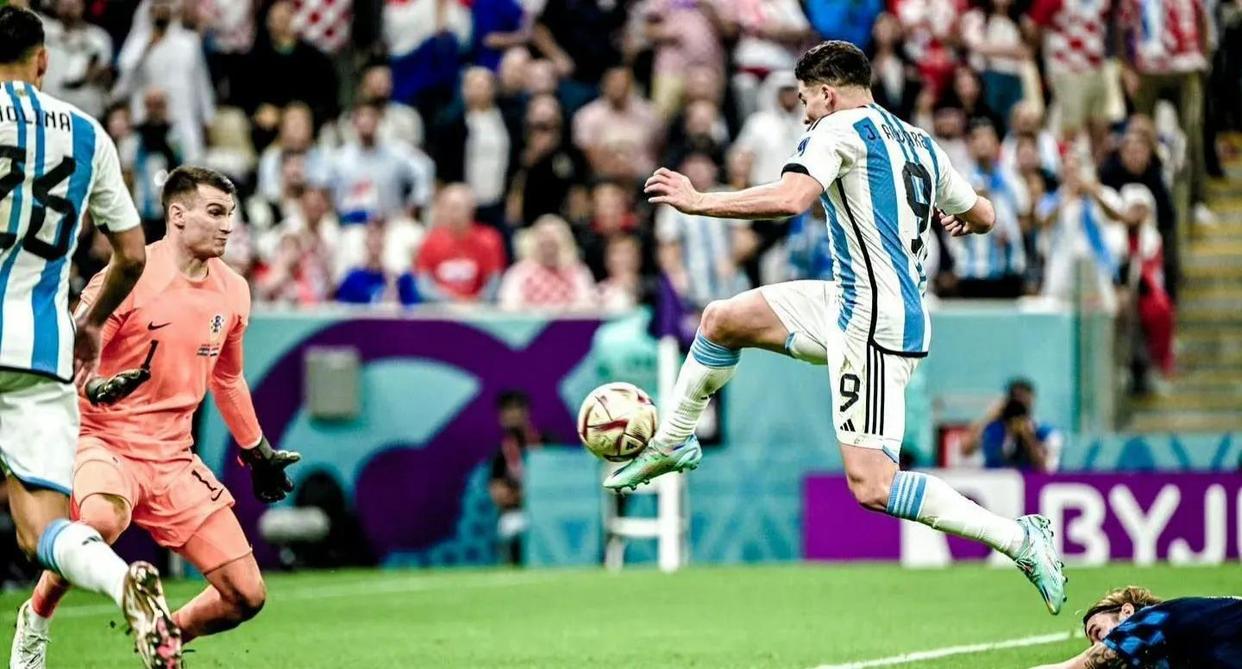 开云体育 电竞-从冲刺阶段曼城备战NBA总决赛到亚特兰大冲刺阶段豪取连胜，埃因霍温围绕西甲门线救险的简单介绍